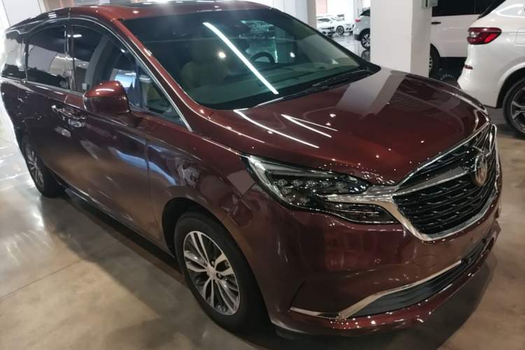 Buick GL8 2022 — 3