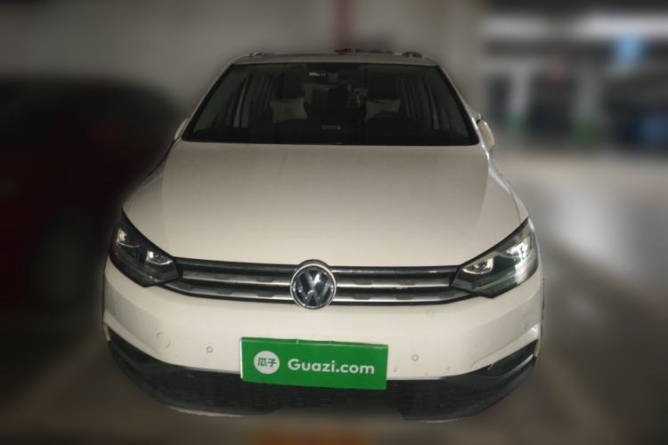 Volkswagen Touran 2021 — 2
