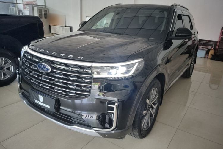 Ford Explorer 2023 — фото 1