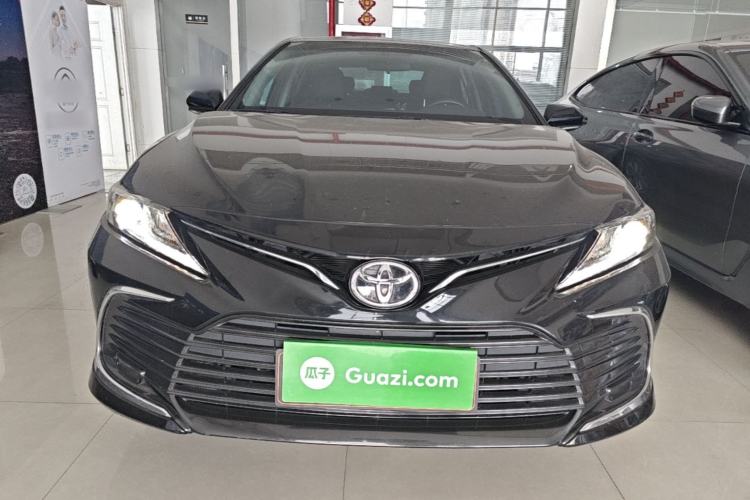 Toyota Camry 2023 — 2