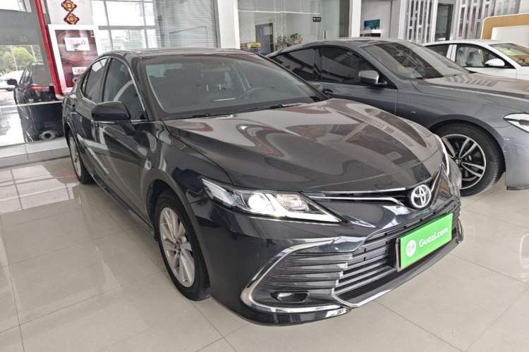 Toyota Camry 2023 — 3