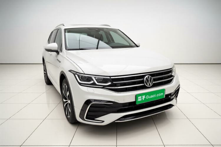 Volkswagen Tiguan L 2022 — 3