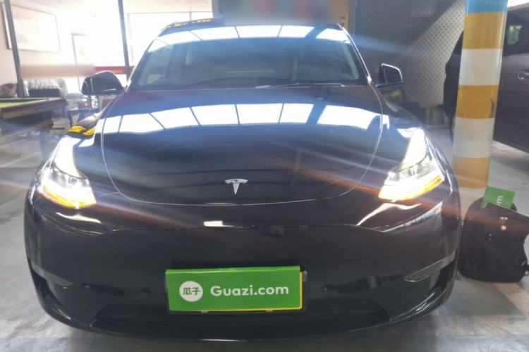 Tesla Model Y 2021 — 2