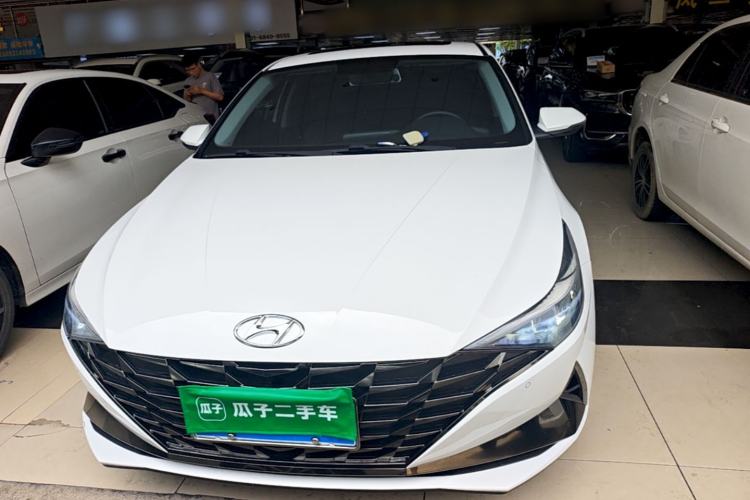 Hyundai Elantra 2021 — 2