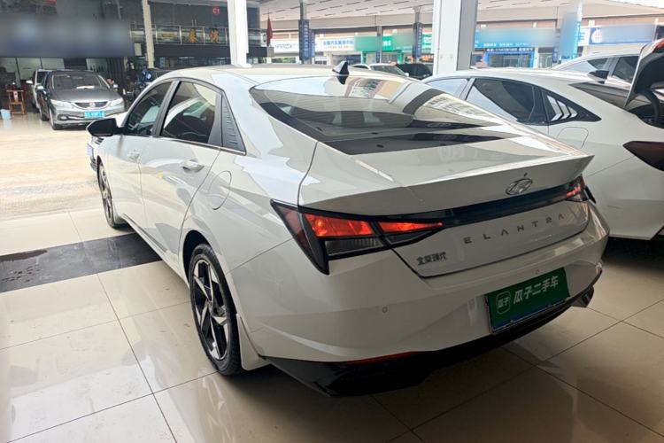 Hyundai Elantra 2021 — 4