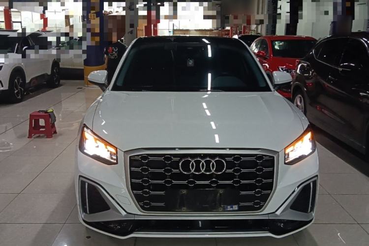 Audi Q2L 2022 — фото 2