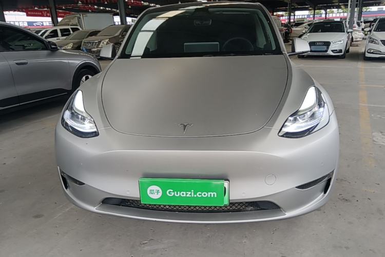 Tesla Model Y 2023 — 2