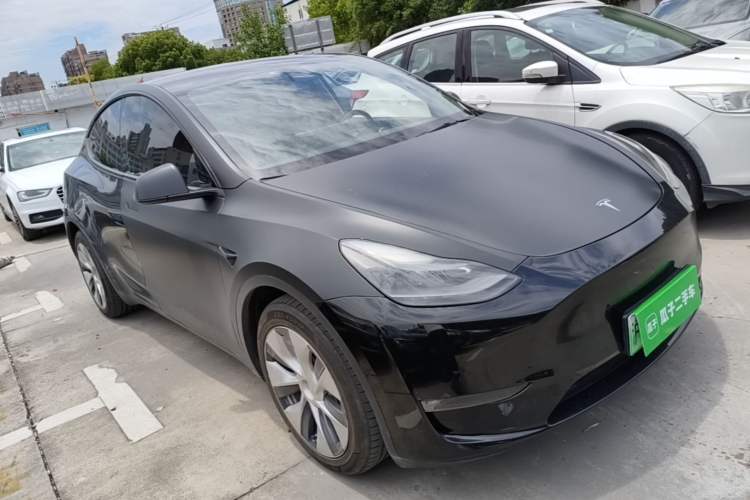 Tesla Model Y 2021 — 3
