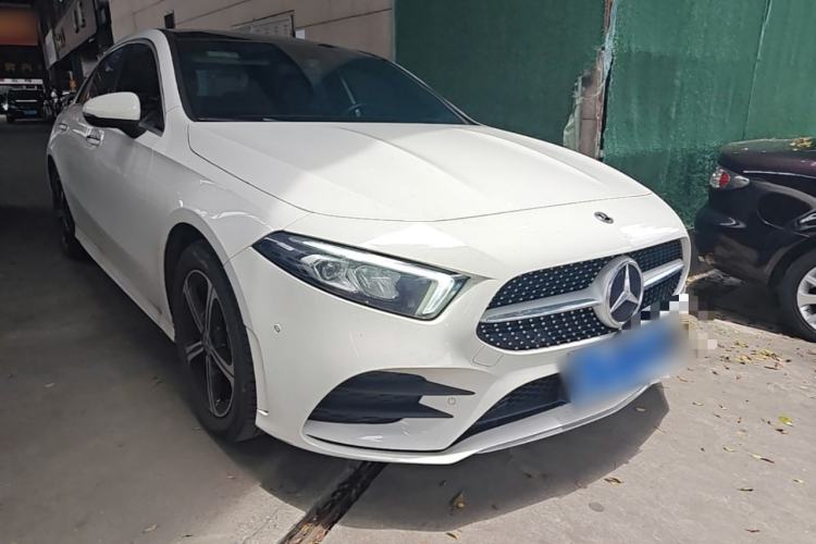 Mercedes-Benz A 200 L 2022 — фото 3