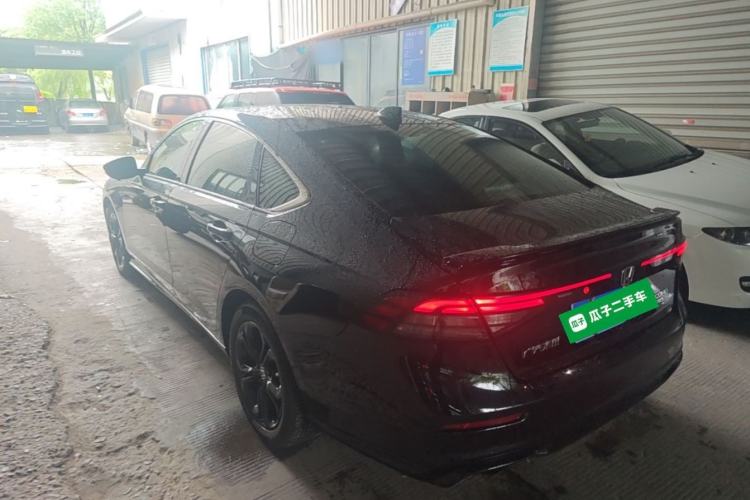Honda Accord 2025 — 4