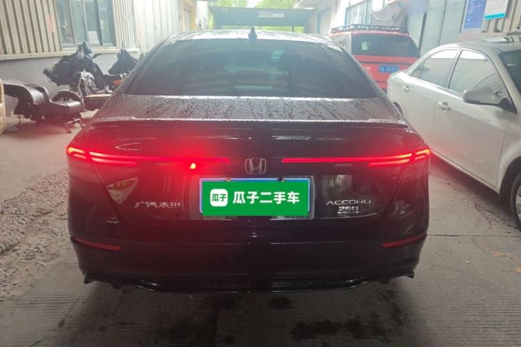 Honda Accord 2025 — 5