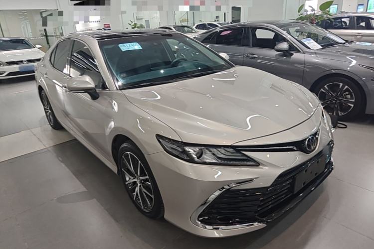 Toyota Camry 2021 — фото 3