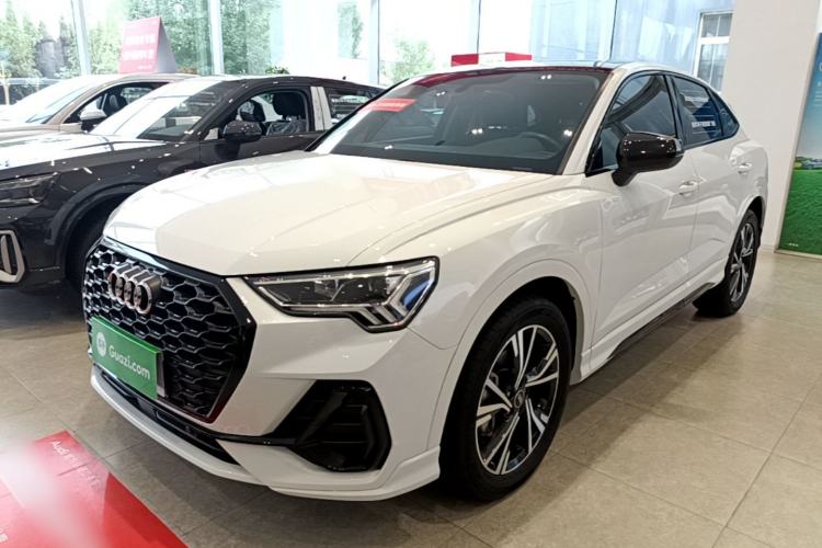 Audi Q3 Sportback 2022 — фото 1