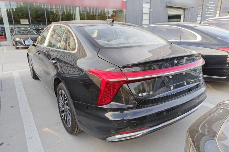 Hongqi H5 2025 — 4