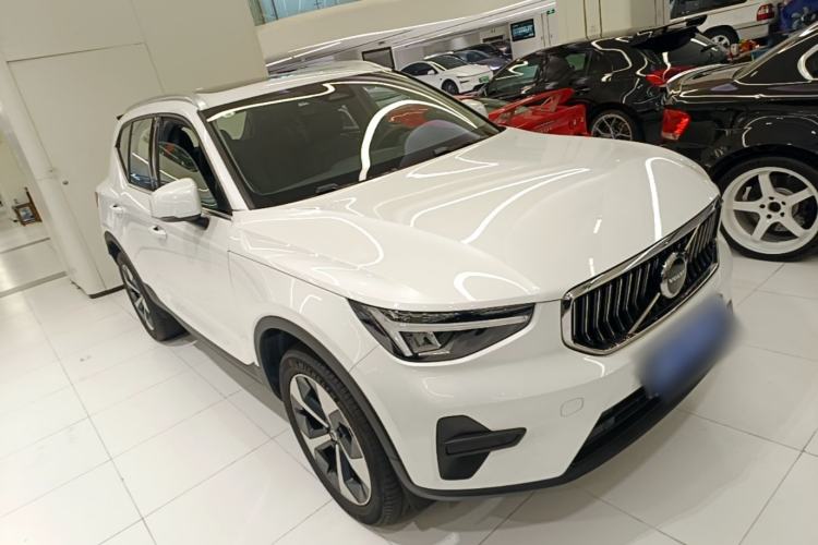 Volvo XC40 2024 — 3