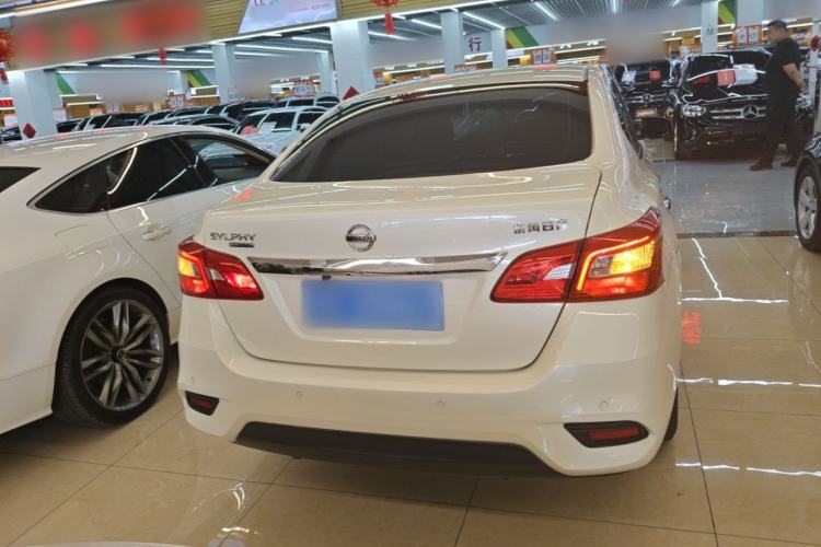 Nissan Sentra 2024 — 5
