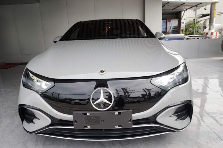 Mercedes-Benz EQE 350 2022 — 2