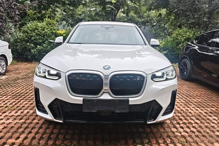 BMW iX3 2022 — фото 2