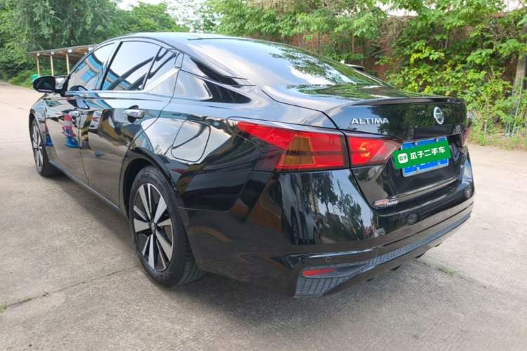 Nissan Altima 2021 — 4
