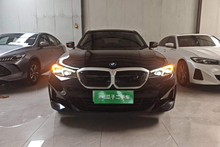 BMW i3 2023 — 2