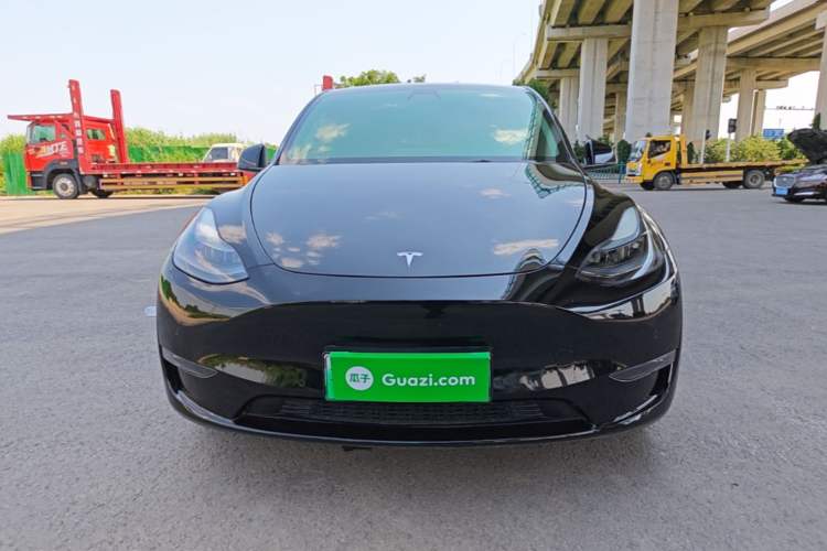 Tesla Model Y 2022 — 2