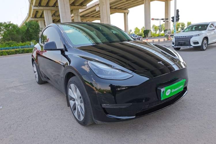 Tesla Model Y 2022 — 3