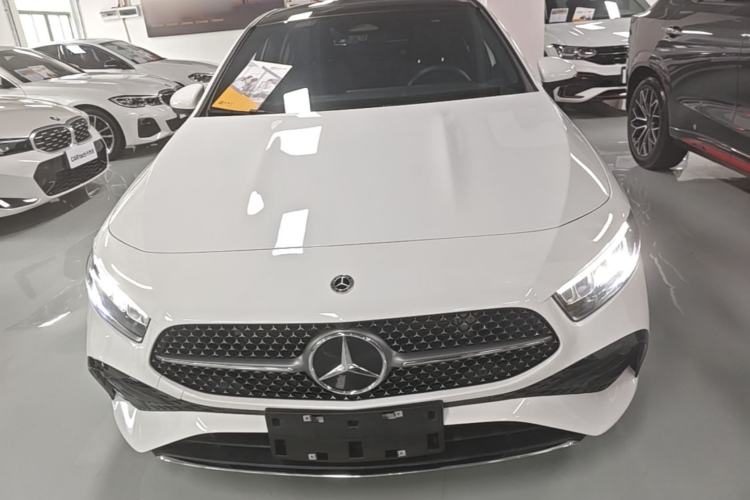 Mercedes-Benz A 200 L 2023 — фото 2