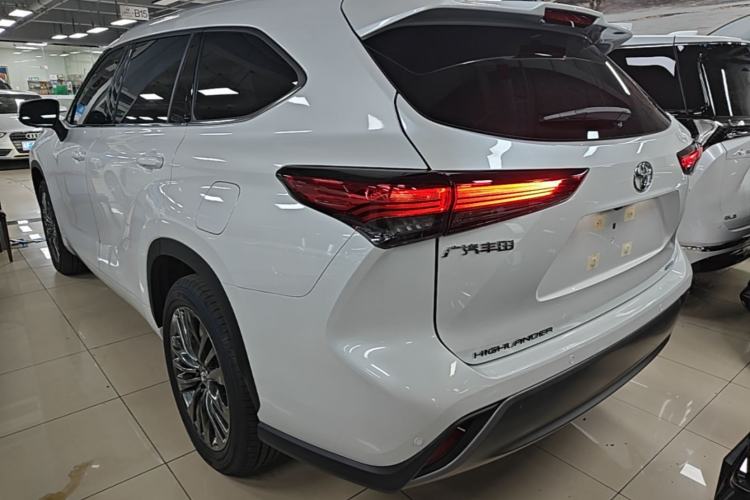 Toyota Highlander 2026 — 4
