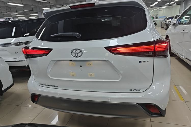 Toyota Highlander 2026 — 5