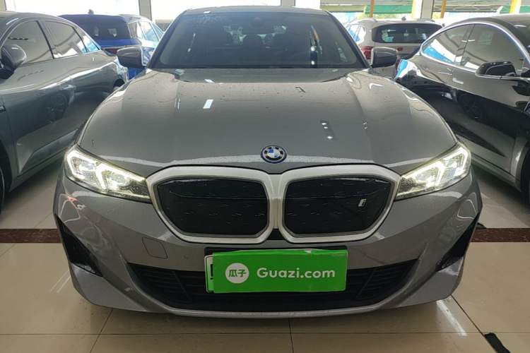 BMW i3 2022 — 2