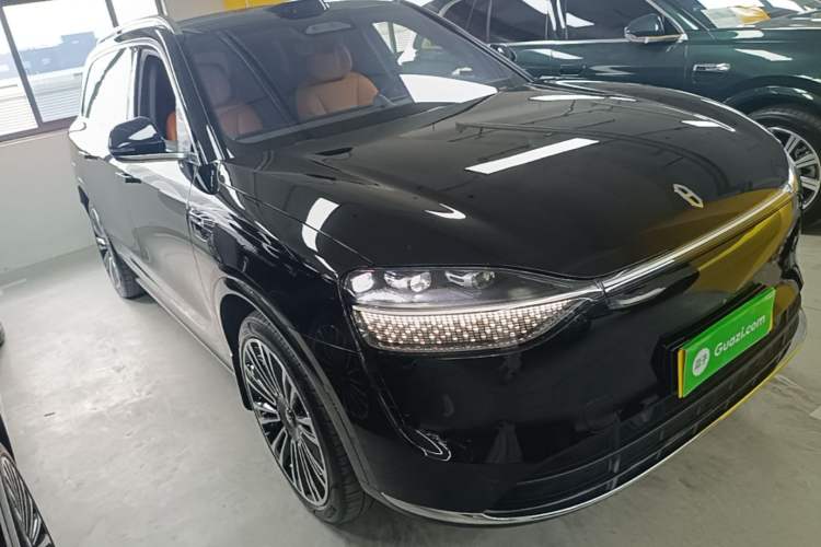AITO M9 2024 — 3
