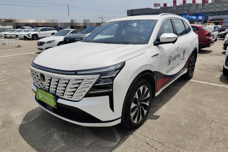 ChangAn CS75 PLUS 2025 — фото 1