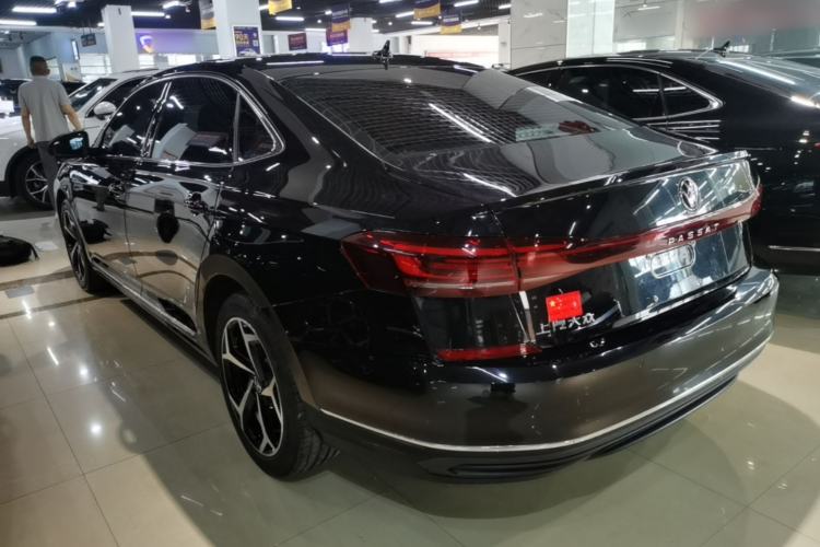 Volkswagen Passat 2025 — 4