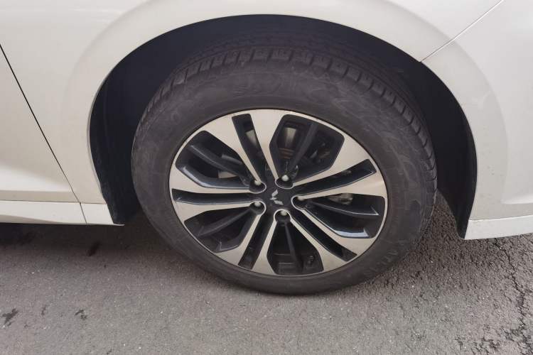 Wuling Victory 2020 — 5