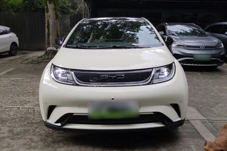 BYD Dolphin 2023 — 2