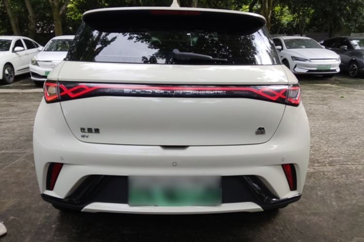 BYD Dolphin 2023 — 5