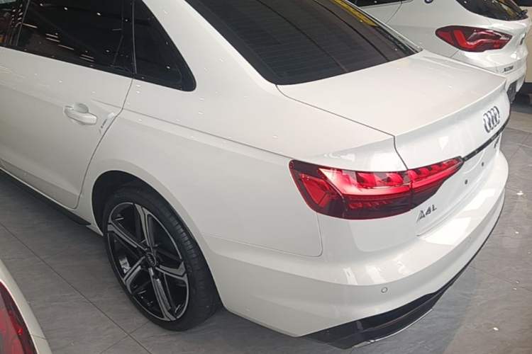 Audi A4 2024 — 4