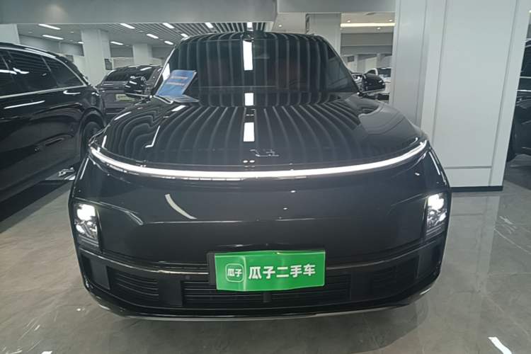 Li Auto L8 2024 — 2