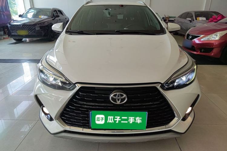 Toyota YARiS L 2022 — фото 2