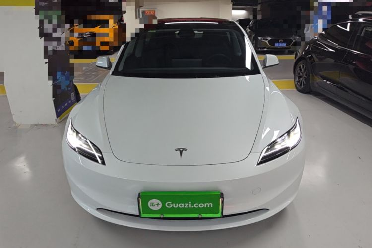 Tesla Model 3 2025 — 2