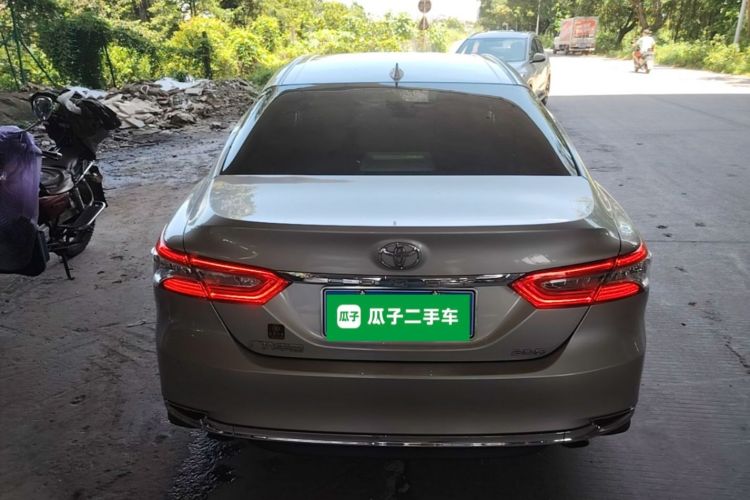 Toyota Camry 2023 — фото 5