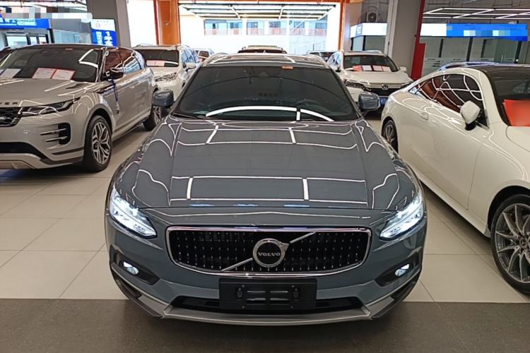 Volvo V90 2021 — 2