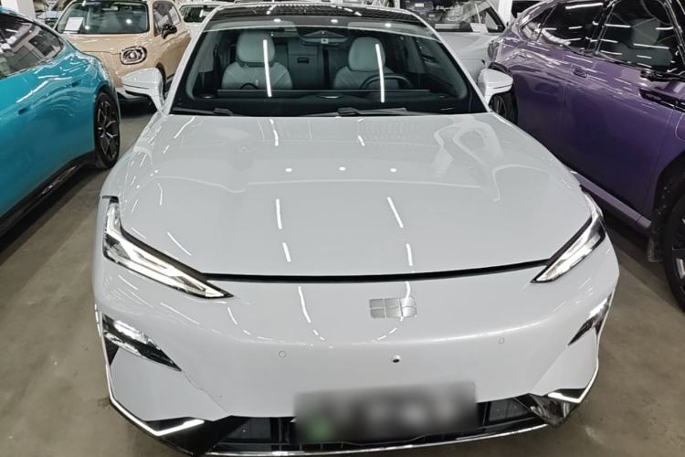 Geely Galaxy E8 2025 — 2
