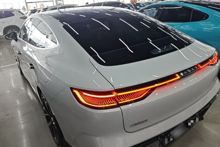 Geely Galaxy E8 2025 — 4