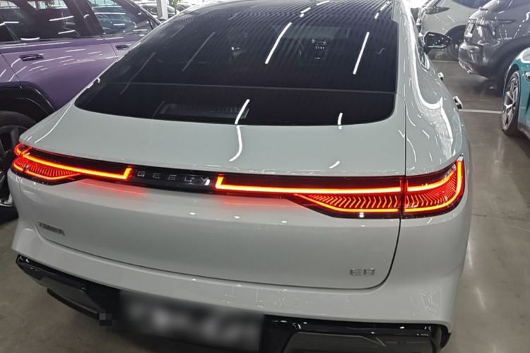 Geely Galaxy E8 2025 — 5