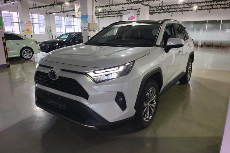 Toyota RAV4 2023 — фото 1