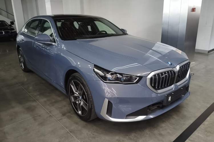 BMW i5 2024 — фото 3