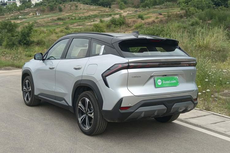 Geely Galaxy L7 2025 — 4