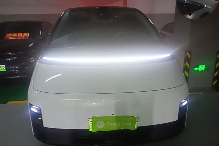 Li Auto MEGA 2025 — 2