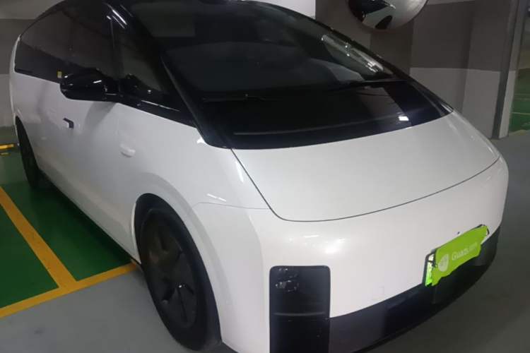 Li Auto MEGA 2025 — 3